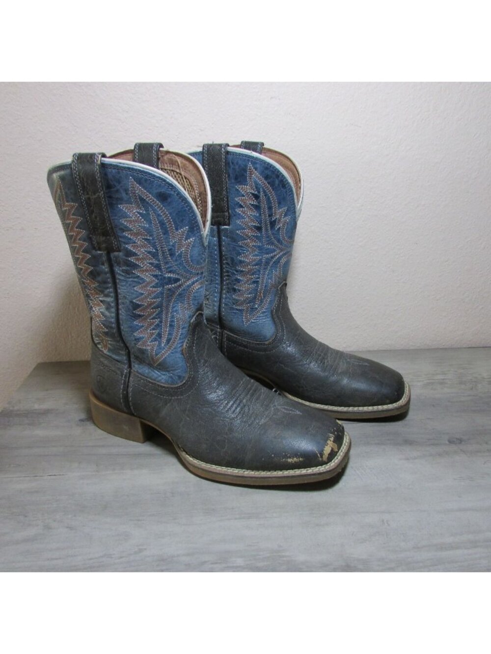 Ariat Men's 7 Sport Smokewagon Boot Rampant Charcoal/Noon Blue 10040276